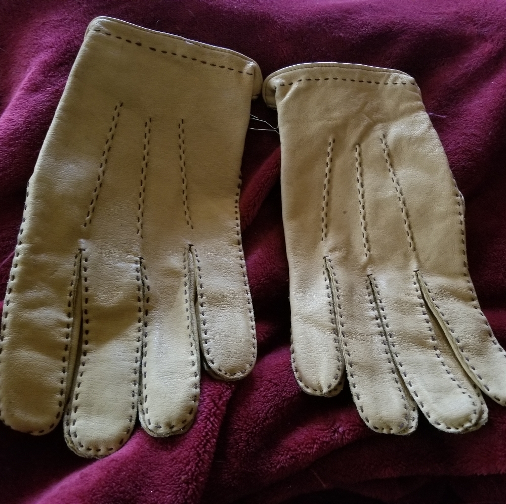 MENS XL PIG SKIN GLOVES in like new contition